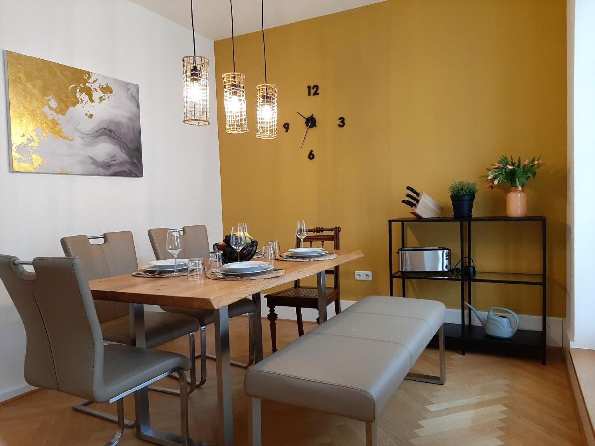 4-6 Personen I 80qm I Altstadt I Dachterasse I Parkplatz Apartment Straubing