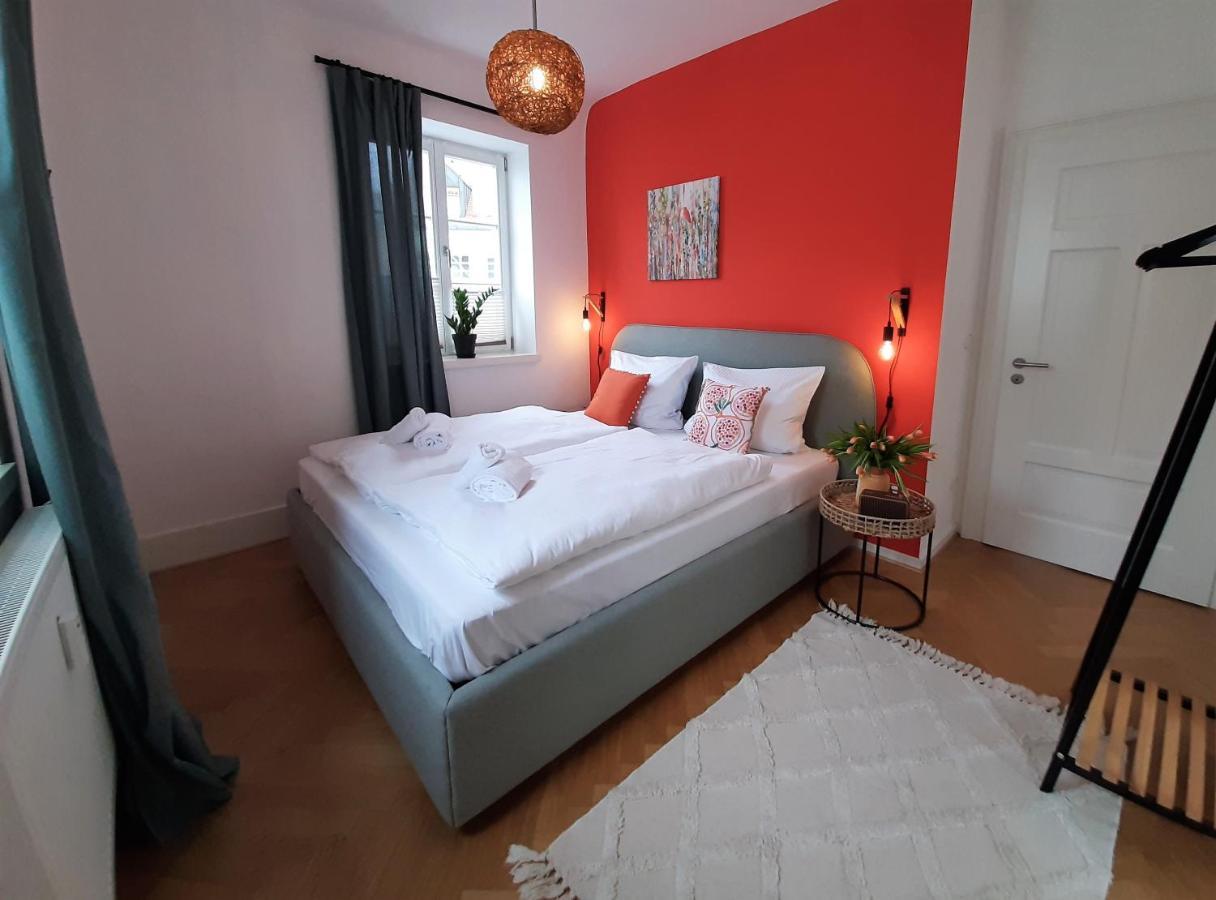 4-6 Personen I 80qm I Altstadt I Dachterasse I Parkplatz Apartment Straubing